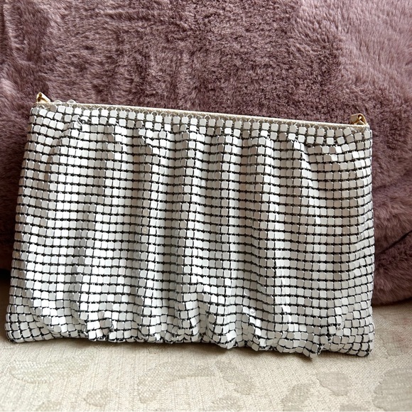 Vintage White Mesh Evening Bag - Picture 5 of 5